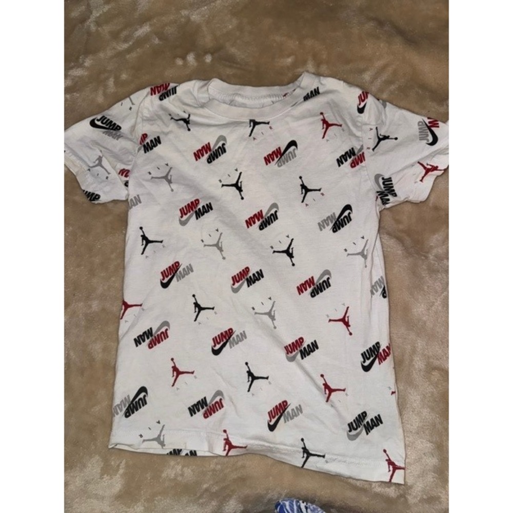 Jordan Jumpman Nike Air Boys T-Shirt White All Over Print Logo Tee Kids Size M